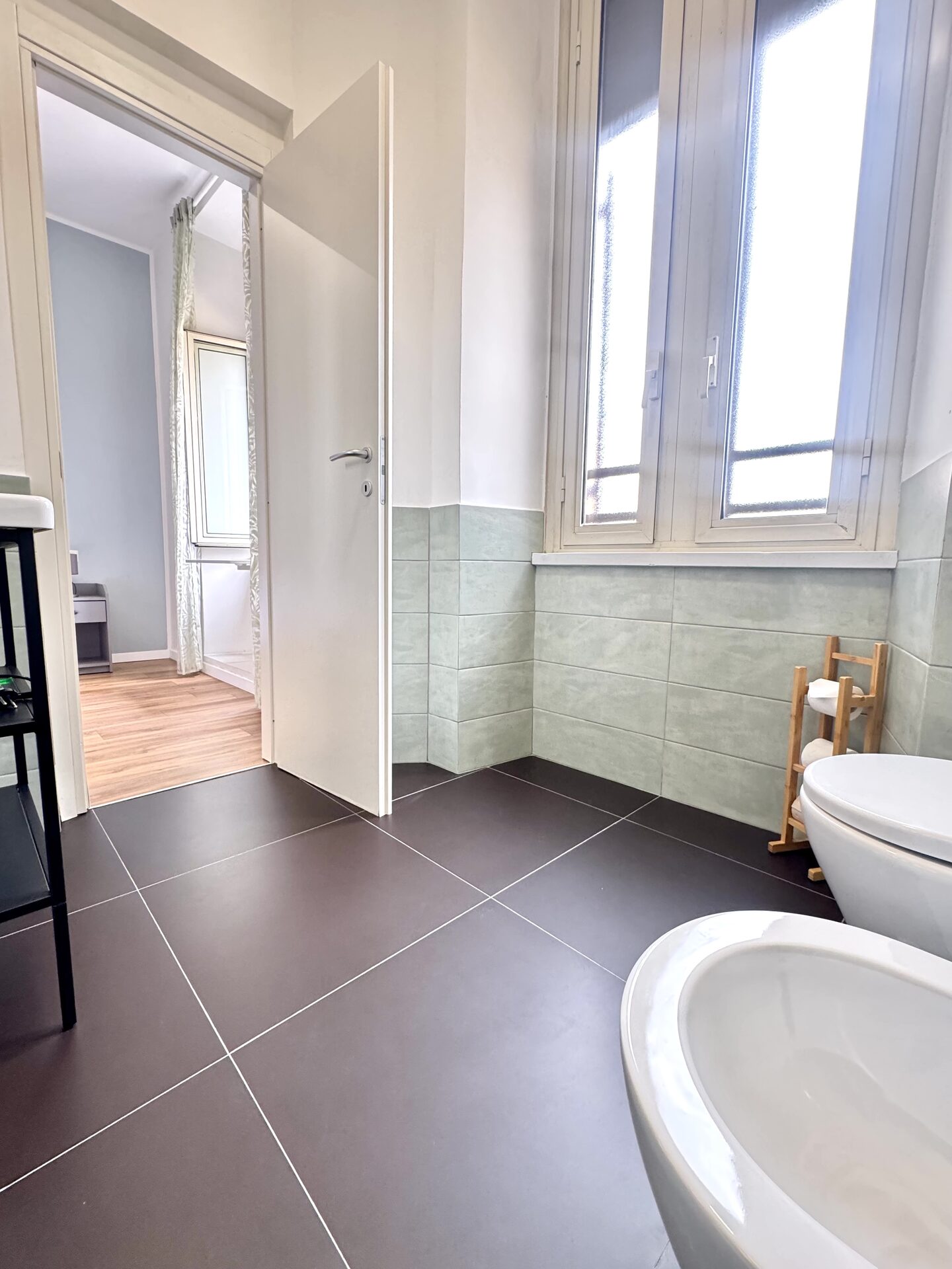 Luna Room, bagno con finestra